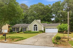 2824 Carriage Rowe, Duluth, GA 30096 - Photo 2
