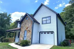 2878 Old S Dr, Jonesboro, GA 30236 - Photo 2