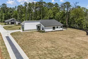 197 Laura Lake Road, Marietta, GA 30066 - Photo 2