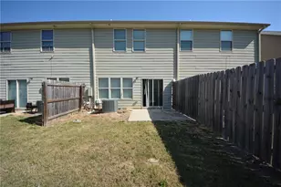 1937 Old Dogwood, Jonesboro, GA 30238 - Photo 4