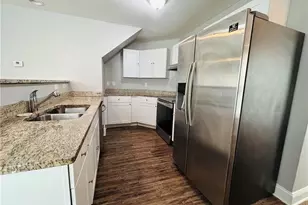 2035 Lois Pl, Atlanta, GA 30318 - Photo 4