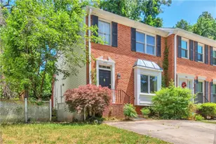 2775 Bentley Pl SE, Marietta, GA 30067 - Photo 2
