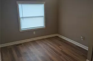 957 Hemingway Rd, Stone Mountain, GA 30088 - Photo 12