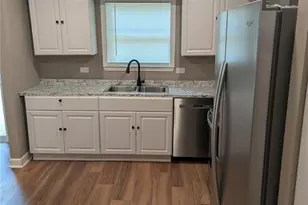 957 Hemingway Rd, Stone Mountain, GA 30088 - Photo 2