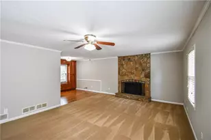 165 Wilhelmina Dr, Ellenwood, GA 30294 - Photo 4