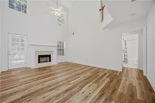 910 Park Knoll Ct, Lawrenceville, GA 30043 - Photo 6