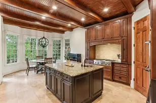 1170 Pine Ridge Rd NE, Atlanta, GA 30324 - Photo 10