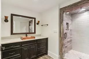 1170 Pine Ridge Rd NE, Atlanta, GA 30324 - Photo 38