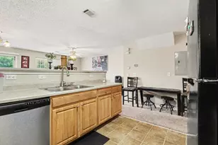 5330 Creekview Ln, Morrow, GA 30260 - Photo 8