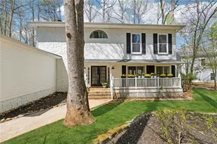 8012 Beachwood Dr, Murrayville, GA 30564 - Photo 2