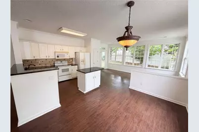64 Garden Grove, Newnan, GA 30265 - Photo 2