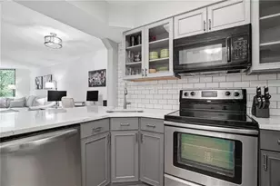 2870 Pharr Ct South NW, Atlanta, GA 30305 - Photo 10