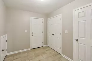 739 Prince Pl, Atlanta, GA 30318 - Photo 10