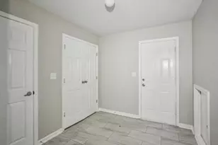 740 Prince Pl, Atlanta, GA 30318 - Photo 8