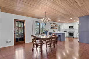 126 E Lake Dr, Roswell, GA 30075 - Photo 12