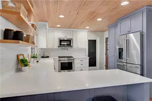 126 E Lake Dr, Roswell, GA 30075 - Photo 10