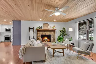 126 E Lake Dr, Roswell, GA 30075 - Photo 2