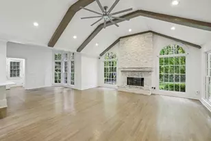 1905 Gainsborough Dr, Chamblee, GA 30341 - Photo 2