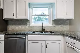 240 Kristie Ln, Roswell, GA 30076 - Photo 8