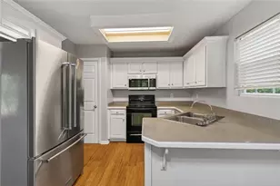 466 Raymond Dr, Winder, GA 30680 - Photo 2