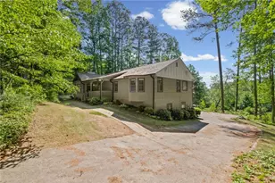 1321 Timbercrest Dr, Lawrenceville, GA 30045 - Photo 2