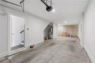 140 Color Cir, Atlanta, GA 30317 - Photo 20
