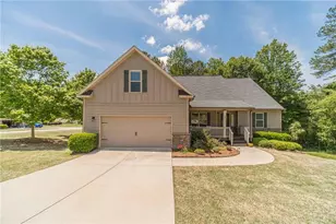 801 Rouse Cir, Hoschton, GA 30548 - Photo 2