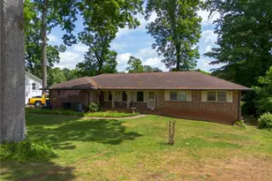 499 Dogwood Dr, Lawrenceville, GA 30046 - Photo 2