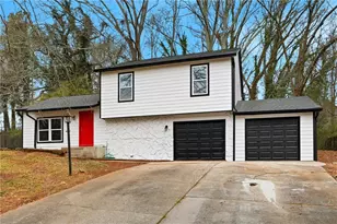 677 Tarkington Rd S, Stone Mountain, GA 30088 - Photo 2
