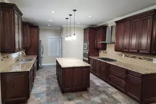 12990 Meridian Ct, Alpharetta, GA 30005 - Photo 8