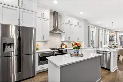 4302 Parkside Place, Atlanta, GA 30342 - Photo 2