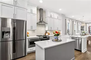 4302 Parkside Pl, Atlanta, GA 30342 - Photo 2