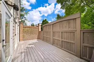 552 Sarabrook Pl, Atlanta, GA 30342 - Photo 32