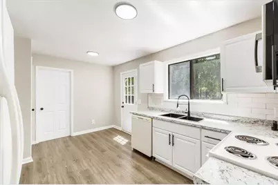 6317 Creekford Lane, Lithonia, GA 30058 - Photo 16