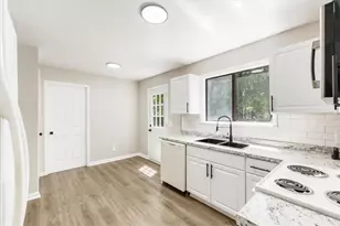 6317 Creekford Ln, Lithonia, GA 30058 - Photo 16