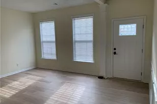 13623 Weycroft Cir, Alpharetta, GA 30004 - Photo 4