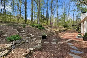 4304 Lindsey Way NE, Roswell, GA 30075 - Photo 24