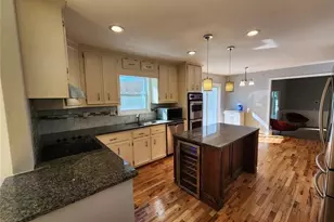 885 Melody Ln, Roswell, GA 30075 - Photo 10