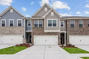 352 Stately Oaks Ct, Hoschton, GA 30548 - Photo 2