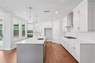 563 Pearl St, Cumming, GA 30040 - Photo 2