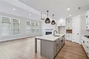 551 Pearl St, Cumming, GA 30040 - Photo 4