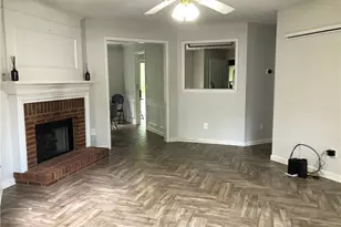 370 Manor Glen Dr, Suwanee, GA 30024 - Photo 4