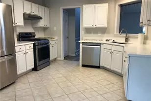 370 Manor Glen Dr, Suwanee, GA 30024 - Photo 8