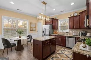 103 Cliffhaven Cir, Newnan, GA 30263 - Photo 2