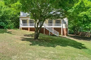 2407 Woodbridge Dr, Marietta, GA 30066 - Photo 2