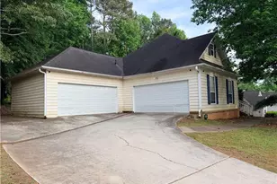 426 Pates Lake Ct, Hampton, GA 30228 - Photo 2