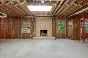 2562 River Knoll Dr SW, Lilburn, GA 30047 - Photo 42