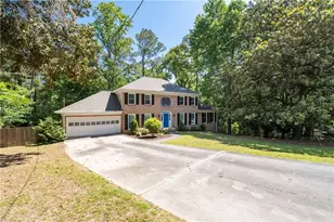 2562 River Knoll Dr SW, Lilburn, GA 30047 - Photo 4