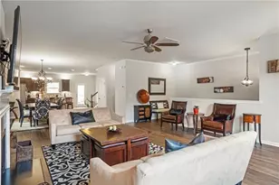 642 Royal Crest Ct, Canton, GA 30115 - Photo 2