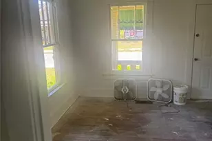 384 Hopkins St SW, Atlanta, GA 30310 - Photo 10